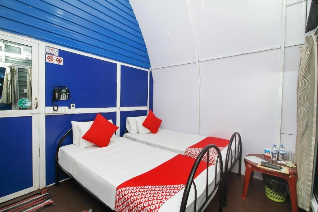 Airport A4 Transit Hub - Eco Chalets Katunayaka Bagian luar foto