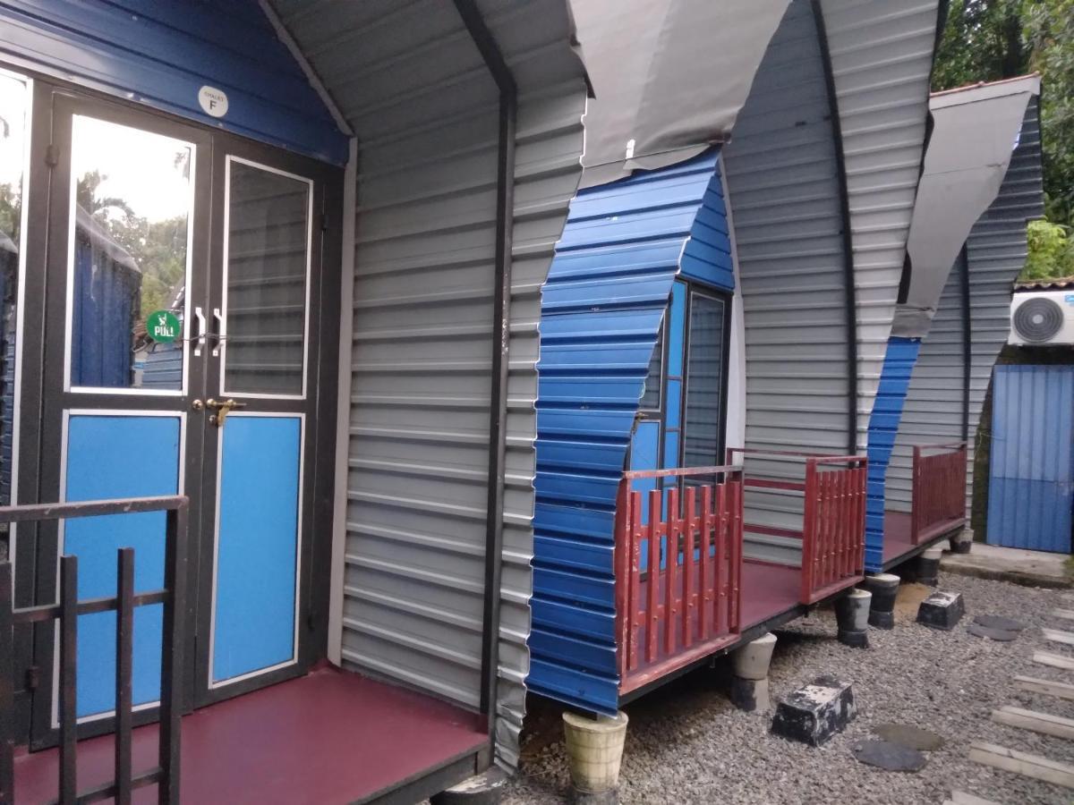 Airport A4 Transit Hub - Eco Chalets Katunayaka Bagian luar foto