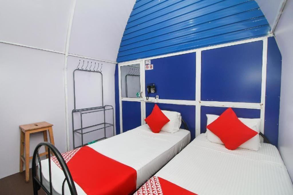 Airport A4 Transit Hub - Eco Chalets Katunayaka Bagian luar foto